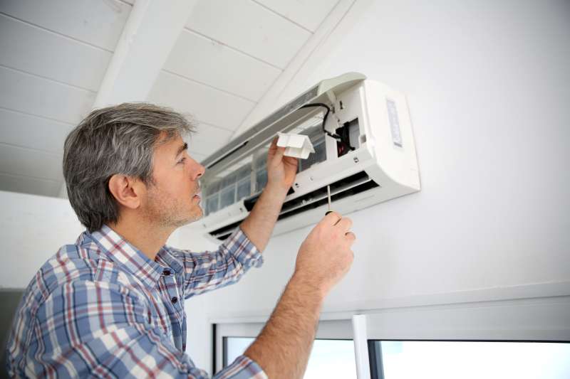 Thermostat and smart thermostat installation