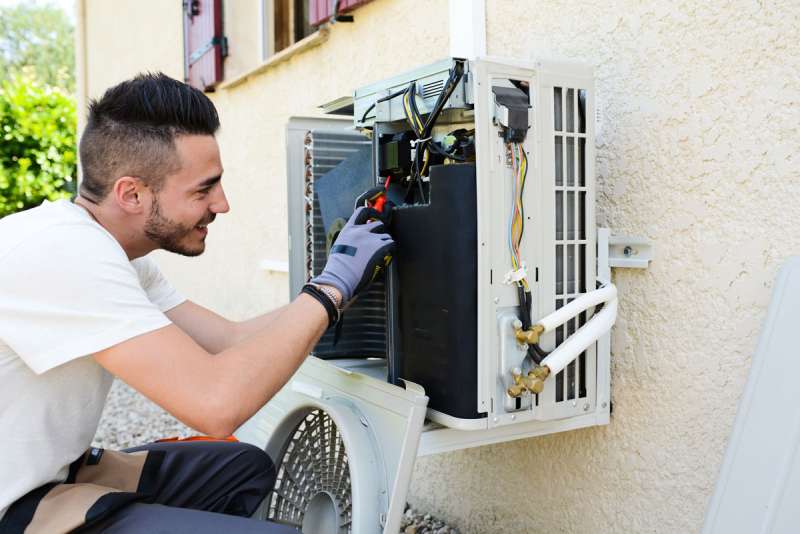 Duct repair and sealing